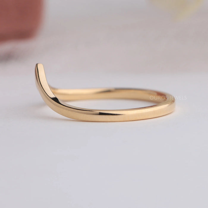 [Side view of Plain Curved Band]-[Ouros Jewels]