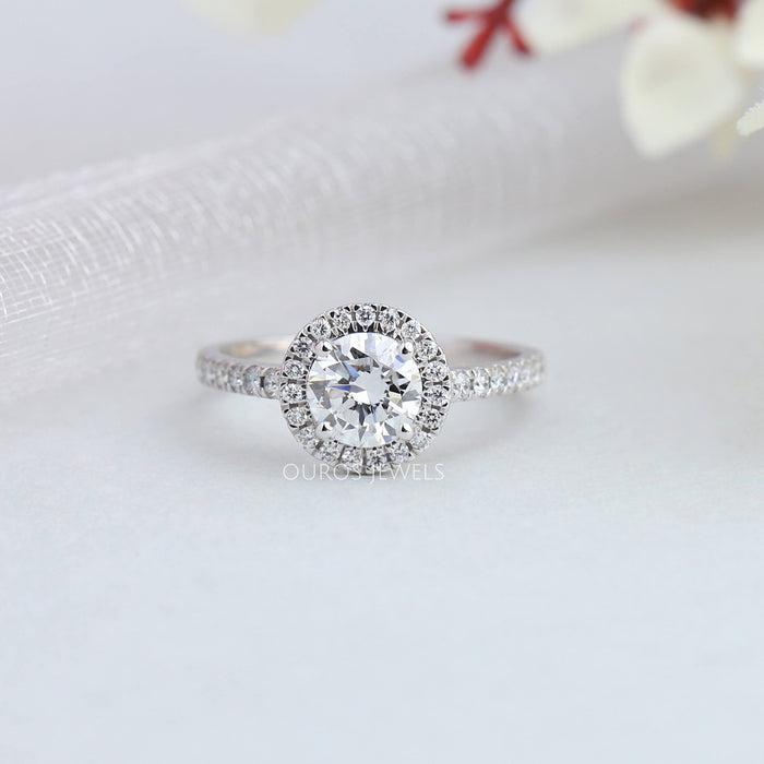 Zoom Front Round Cut Diamond Halo Engagement Ring