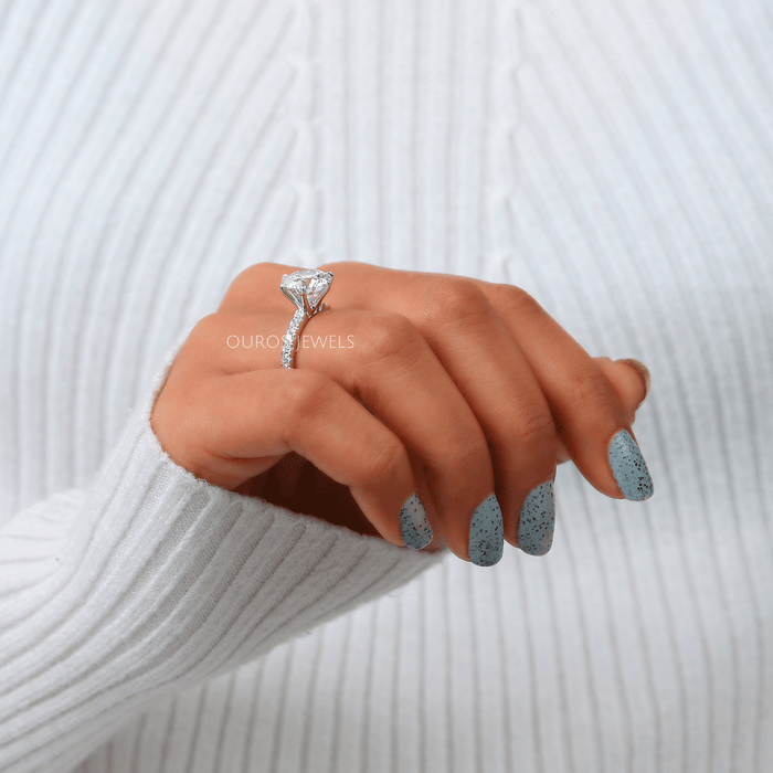 Stunning 6 prong solitaire engagement ring crafted with a beautiful lab grown diamond of a brilliant cut, it will dazzle and sparkle in any light
