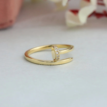 Spiral Round Cut Unique Diamond Wedding Ring Rings